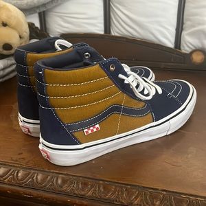 Vans Sk8 HIs Size 10 Navy w. a Mustard Golden color